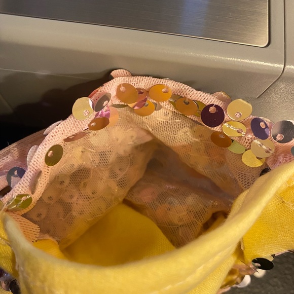 Facemask - Picture 9 of 11